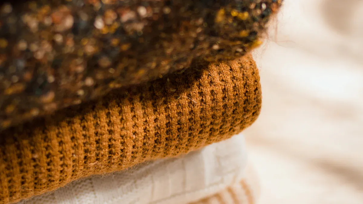 Identifying High-Quality Knitwear