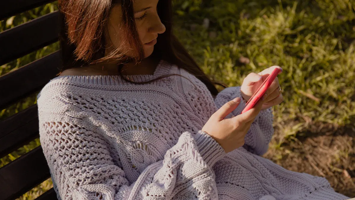 Top Sweater Supplier in Minneapolis Keeps You Warm and Stylish