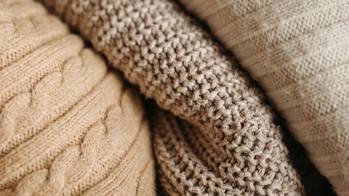 Knitwear Material Guide: A Visual Comparison of Yarn Types for Wholesale Buyers and Fashion Brands