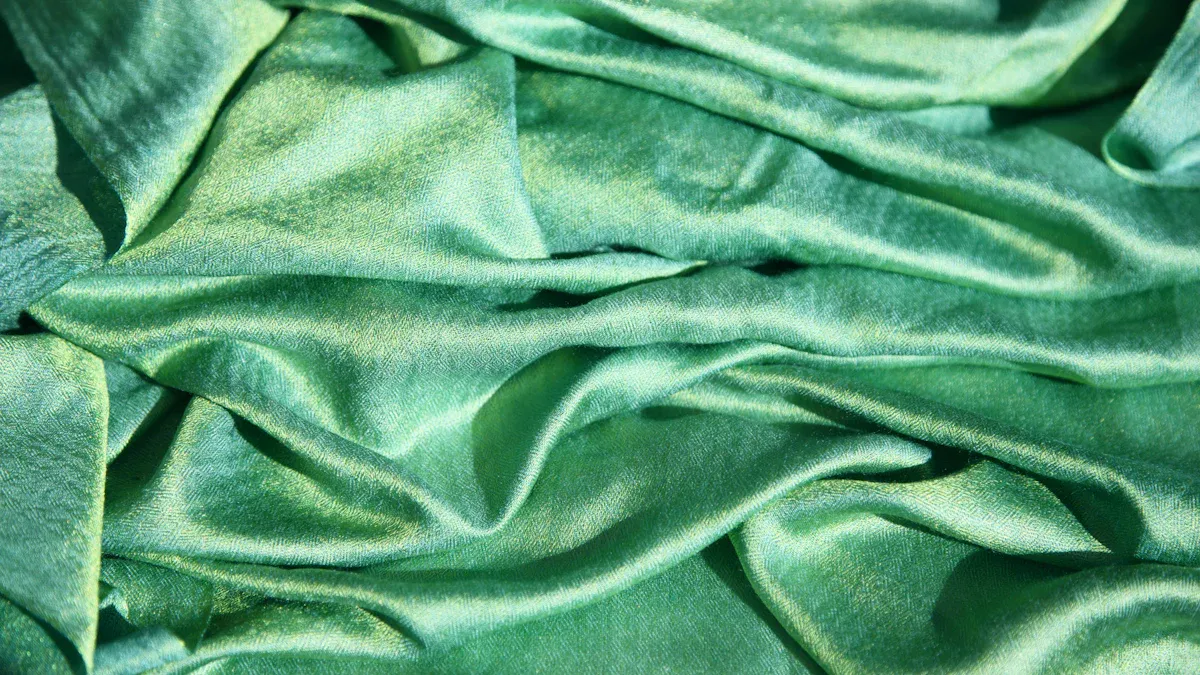Luxury Fibers: A Comprehensive Guide to Luxury, Eco-Friendly & Budget Fibers for B2B Knitwear Sourcing