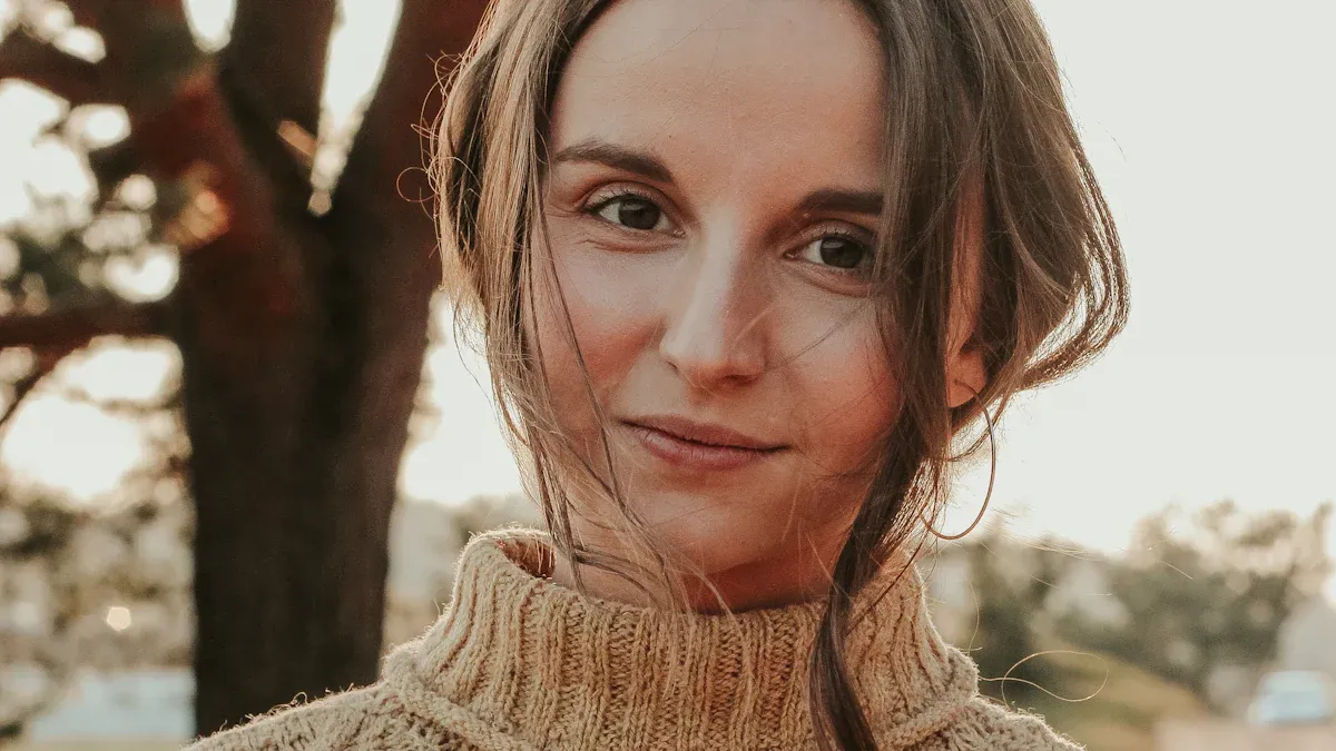 OEM Supplier for Fisherman Sweaters: From Roll Neck to Turtleneck Styles for Women